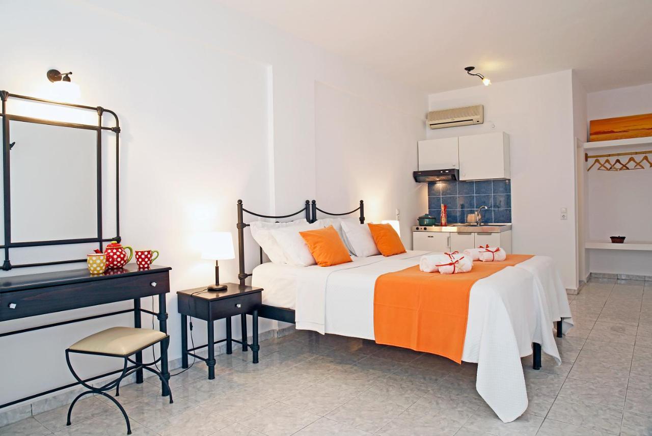 Agistri Apartments Skála エクステリア 写真